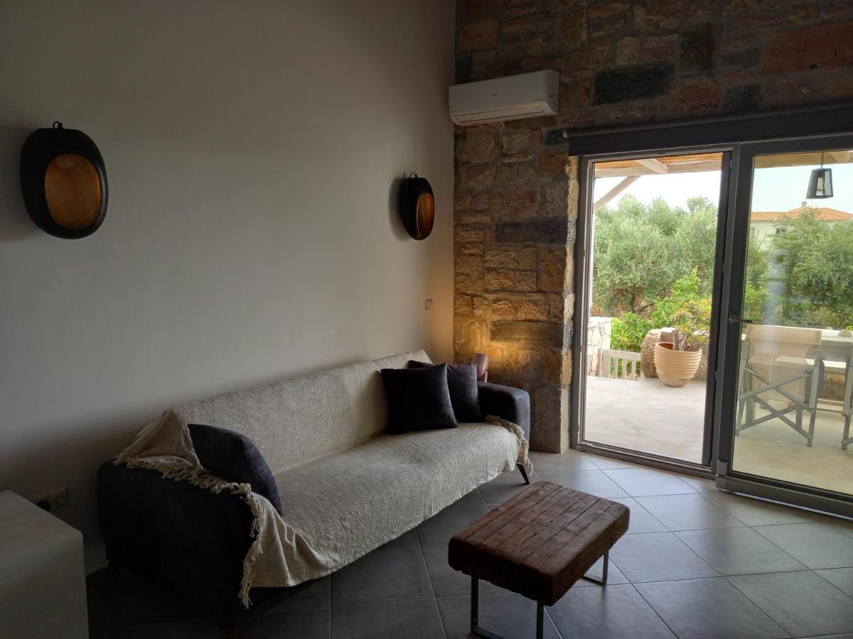 Koroni Stone House, Newly Built Studios By The Sea Buitenkant foto